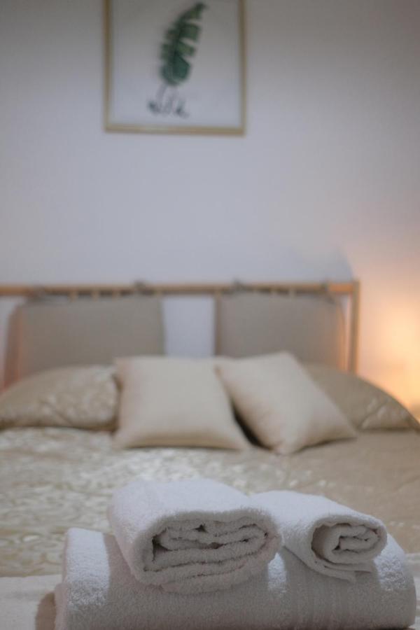 Le Stanze Di Sofia Bed & Breakfast Salerno Exterior photo